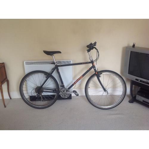 RETRO ORANGE MOUNTAIN BIKE