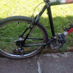 GIANT men's bike 26" wheels,21 gears,21" frame,front suspention,bottle holder