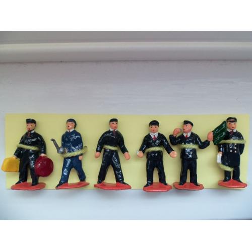 Hornby O Gauge Station Staff Set No 1