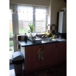 Large Double Room in Canning Town with garage (if needed). All bills included. wi-fi. Close to Excel