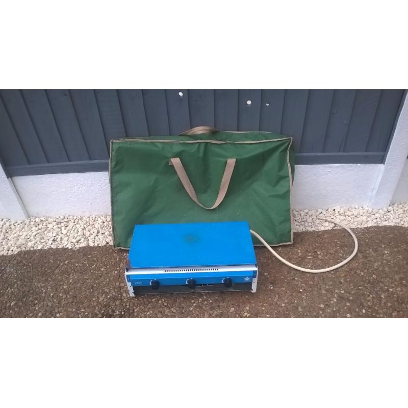 NICE CLEAN CAMPING FOLDING COOKING / PREP TABLE WITH GAS COOKER / STOVE