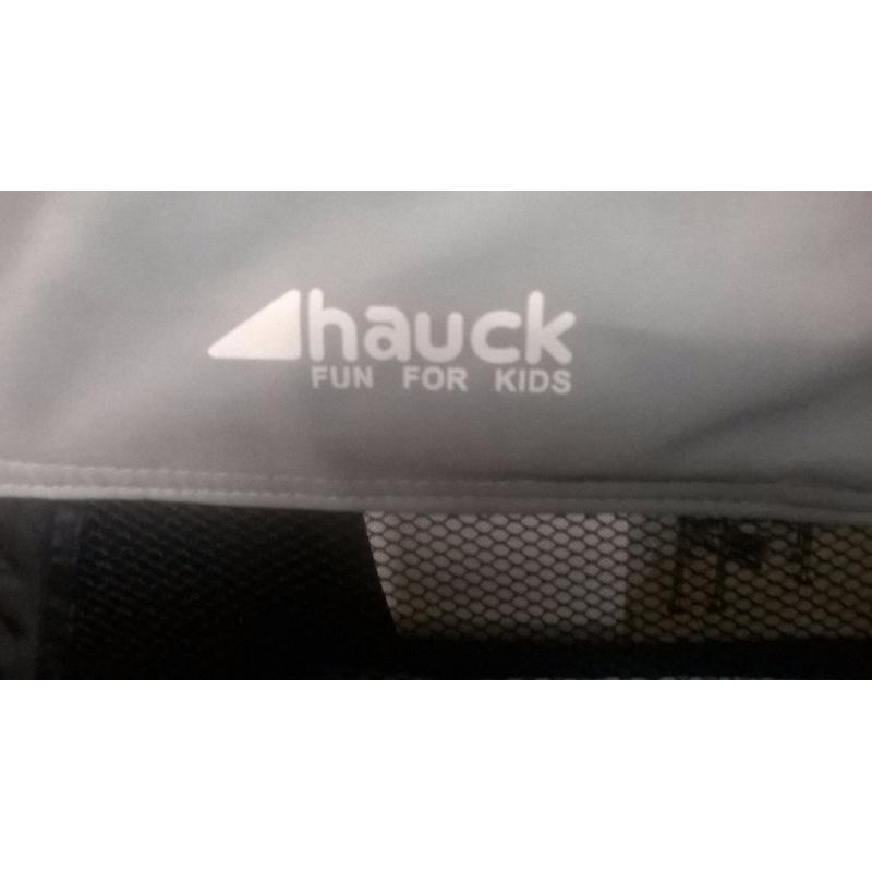 HAUCK DREAM N PLAY TRAVEL COT / PLAYPEN IDEAL FOR HOLIDAYS ECT