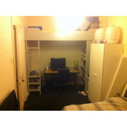 Double Bedroom to Rent in Two Bedroom Flatshare
