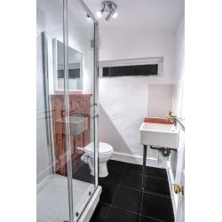 SHORT LETS AVAILABLE. Large double room near Kennington. Don't miss out - book your viewing now!