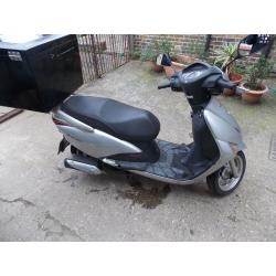 Honda NHX 110 LEAD, SILVER ,12000MILES,NEW MOT,DELIVERY BOX,SERVICED, HPI CLEAR**REDUCED**