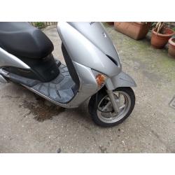 Honda NHX 110 LEAD, SILVER ,12000MILES,NEW MOT,DELIVERY BOX,SERVICED, HPI CLEAR**REDUCED**