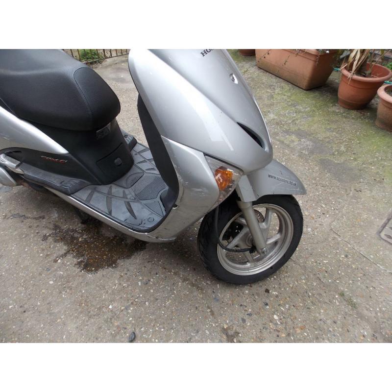Honda NHX 110 LEAD, SILVER ,12000MILES,NEW MOT,DELIVERY BOX,SERVICED, HPI CLEAR**REDUCED**