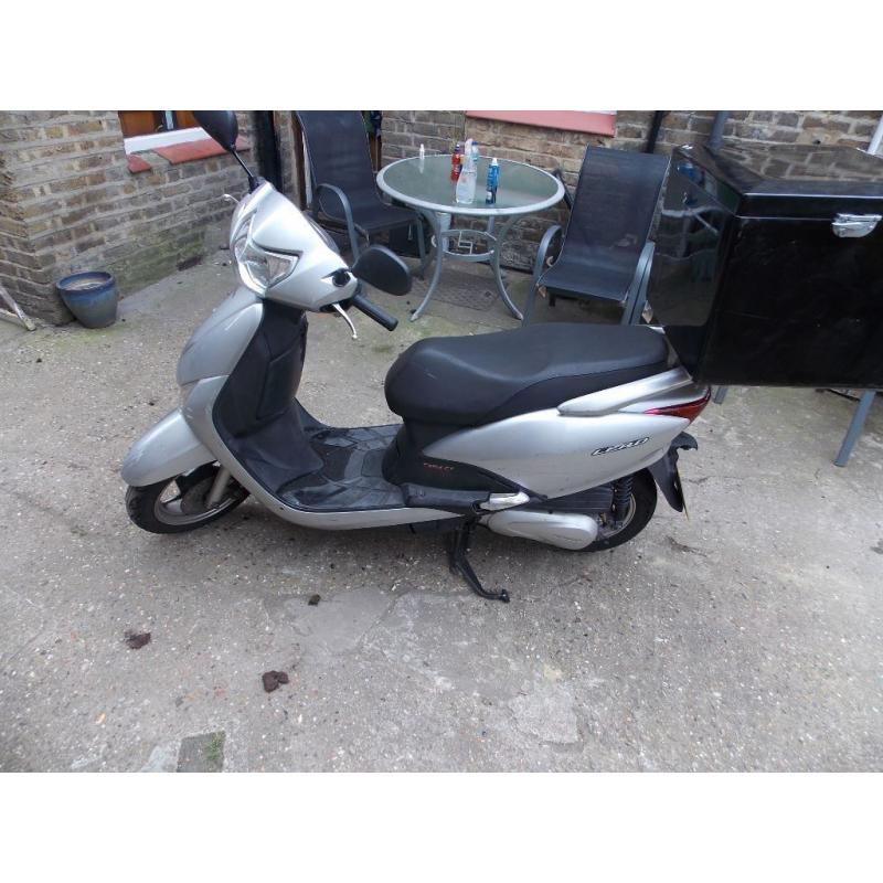Honda NHX 110 LEAD, SILVER ,12000MILES,NEW MOT,DELIVERY BOX,SERVICED, HPI CLEAR**REDUCED**