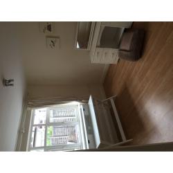 Double bedroom to rent inc all bills.