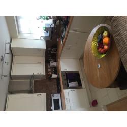 Double bedroom to rent inc all bills.