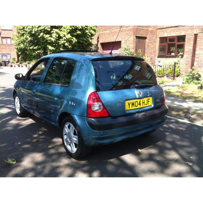 RENAULT CLIO 1.4 5 DR 1 LADY OWNER FROM NEW FULL SERVICE HISTORY 2004 REG 12 MONTHS MOT 2 KEYS AC