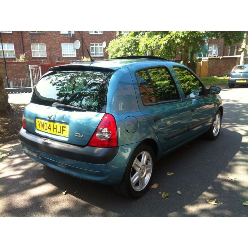 RENAULT CLIO 1.4 5 DR 1 LADY OWNER FROM NEW FULL SERVICE HISTORY 2004 REG 12 MONTHS MOT 2 KEYS AC