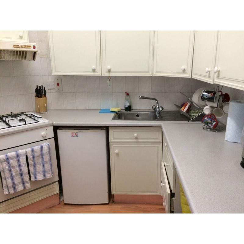 Double room for one person in Golders Green