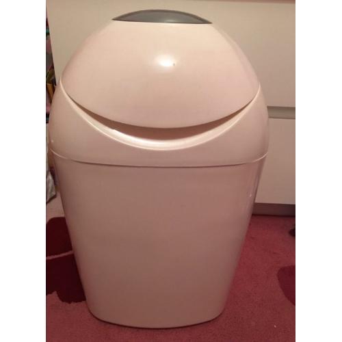 Sangenic nappy bin with 2 cassettes
