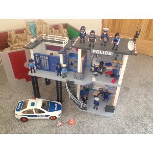 Playmobil police station and 3 cars