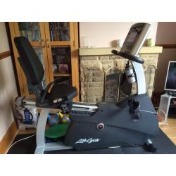 Life Fitness Recumbent Exercise bike cardio fitness workout commercial gym equipment
