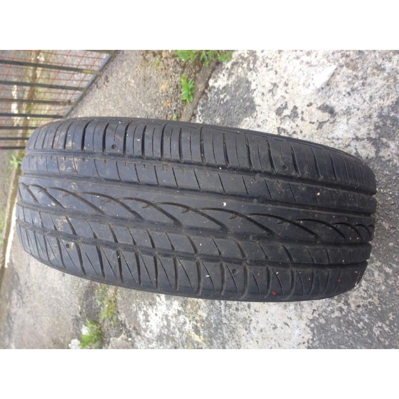 Nearly new car tyre 185/55r15 82v