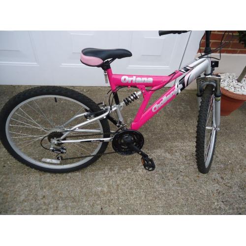 Excellent Condition Ladies / Older Teenage Girls Dual Suspension Mountain Bike. Virtually New!!!!