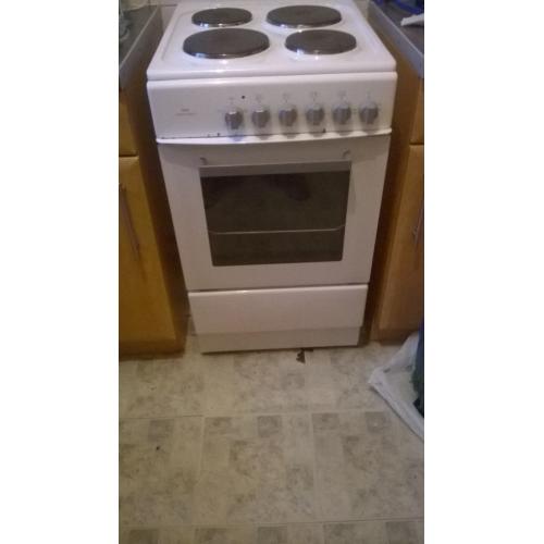 newworld white eletric cooker