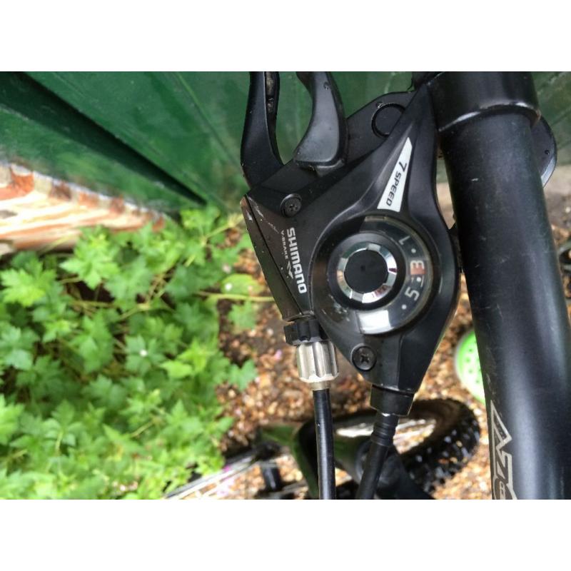 Land Rover Sport Disc Mountain Bike Very Good Condition