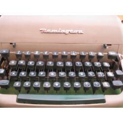 VINTAGE REMINGTON TYPE WRITER