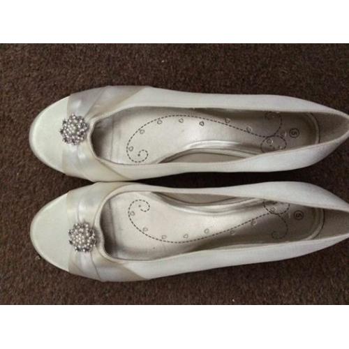 Flat Ivory with pearl detail wedding shoes
