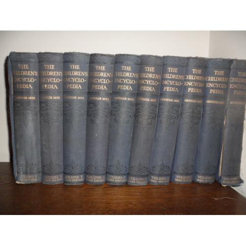 VINTAGE ENCYCLOPEDIA'S SET OF 10