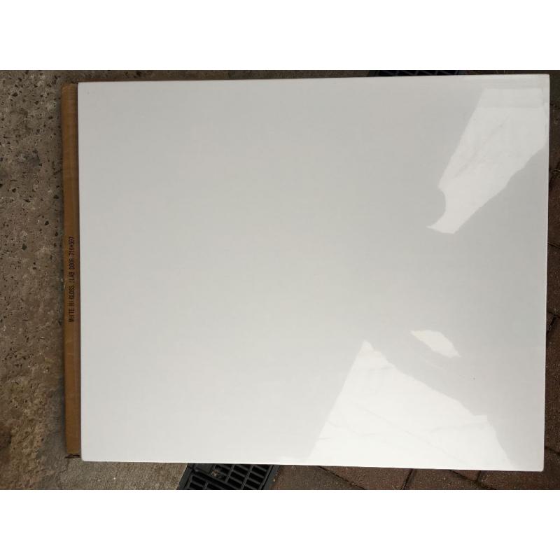 Gloss White Kitchen Doors and Black Worktops