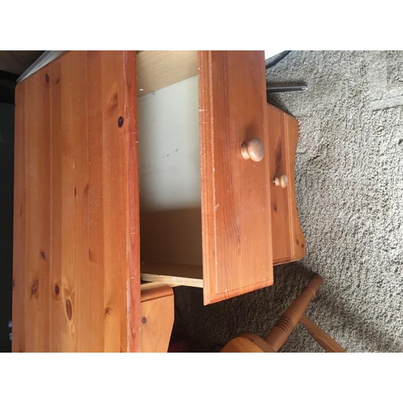 Solid wood dressing table and chair