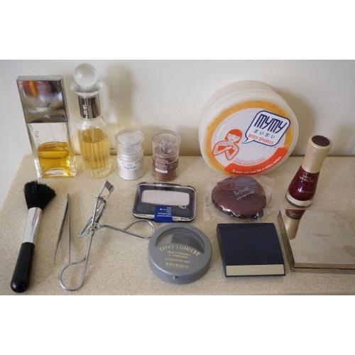 House Clearance - Cathcart G44 *Toiletries- Perfumes, Cosmetics