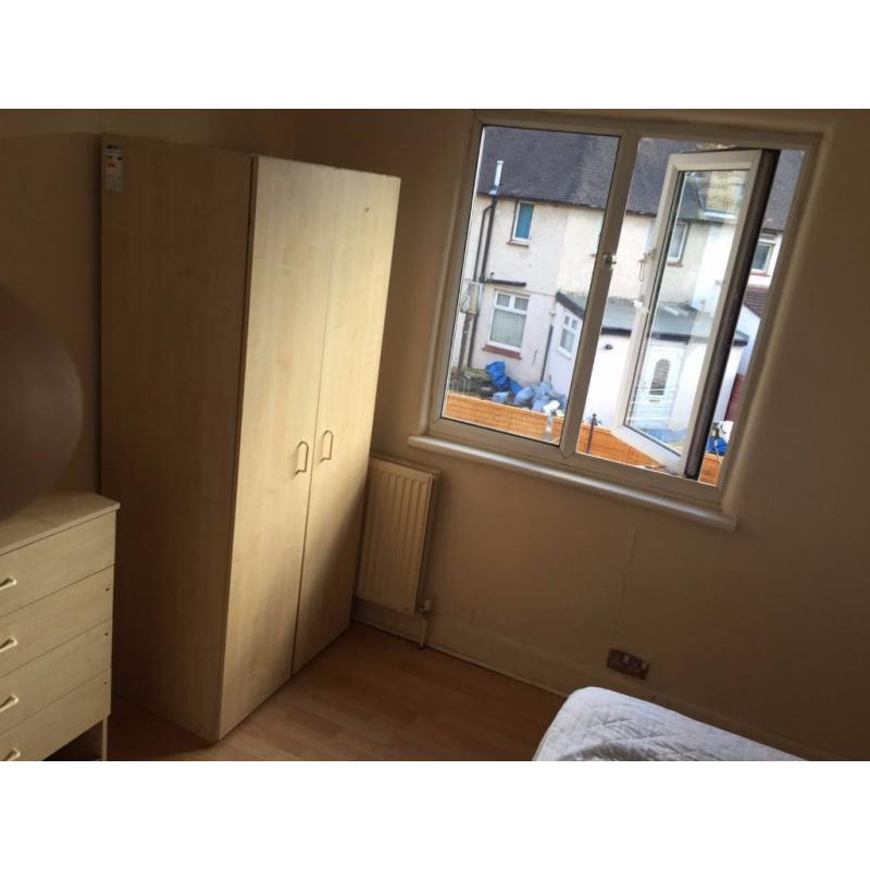 *** Nice & Affoordable Single Room in Newham, All inclusive ***