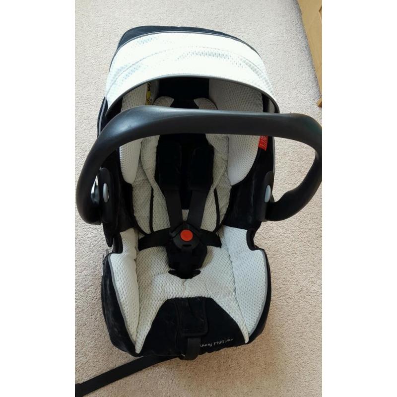 Recaro Young Profi Car Seat and ISOfix base