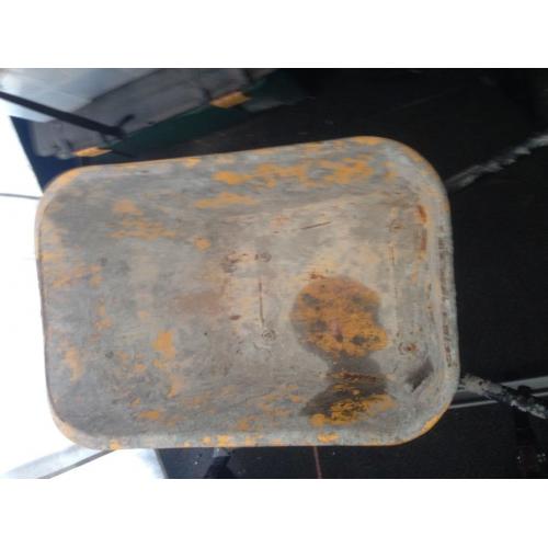 Wheel barrow