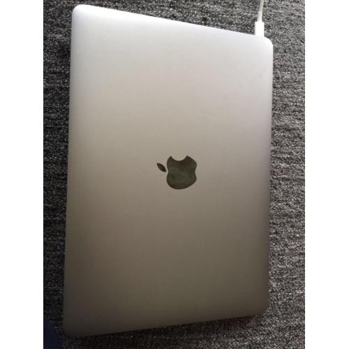 Late 2015 New MacBook 500 GB space grey for sale