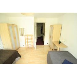 **ARCHWAY** AMAIING XL TWIN ROOM AVAILABLE NOW **TWO MONTH STAY**!! 62H