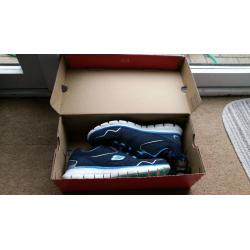 Sketchers Sport Flex Sole with Memory Foam Interior, Near Perfect Condition. Size 6.