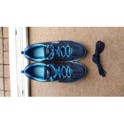 Sketchers Sport Flex Sole with Memory Foam Interior, Near Perfect Condition. Size 6.