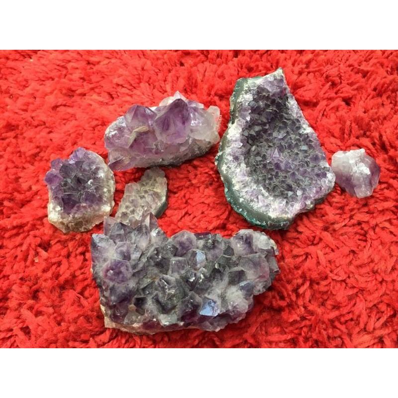 Set of amethyst pieces