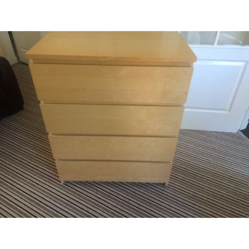 Wooden chest of drawers