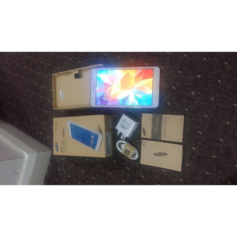 Samsung Galaxy Tab 4 7" inch - Excellent condition - Boxed all accessories included