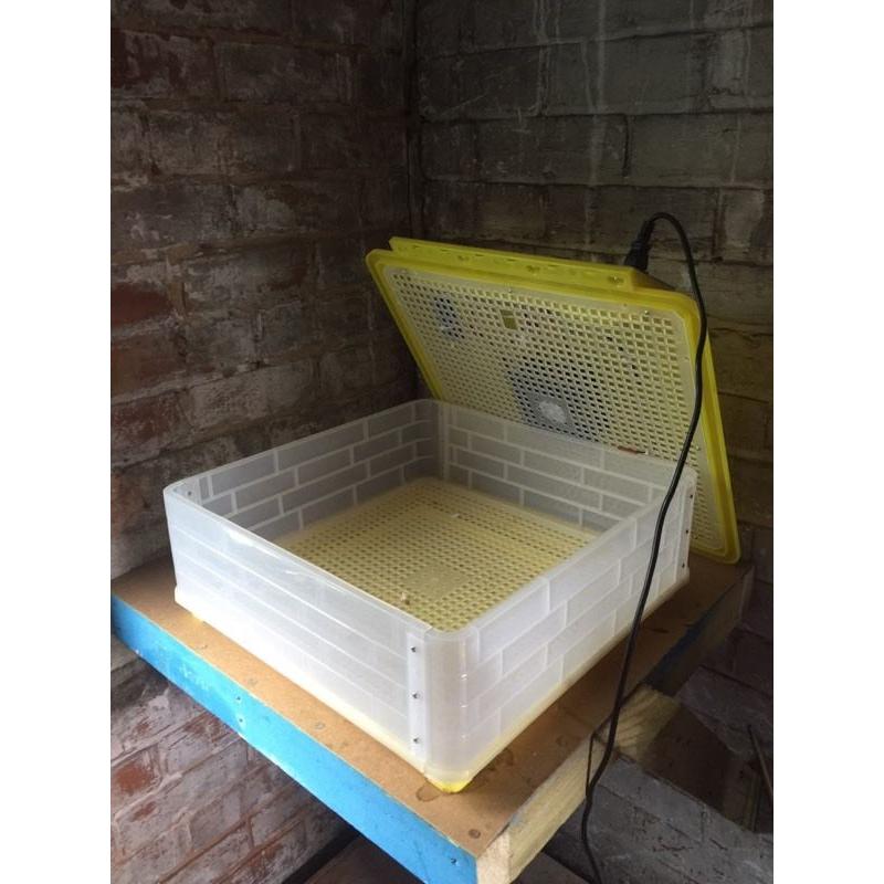 Egg incubator 90 egg