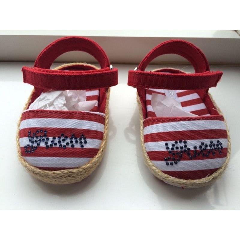 Guess baby sandels