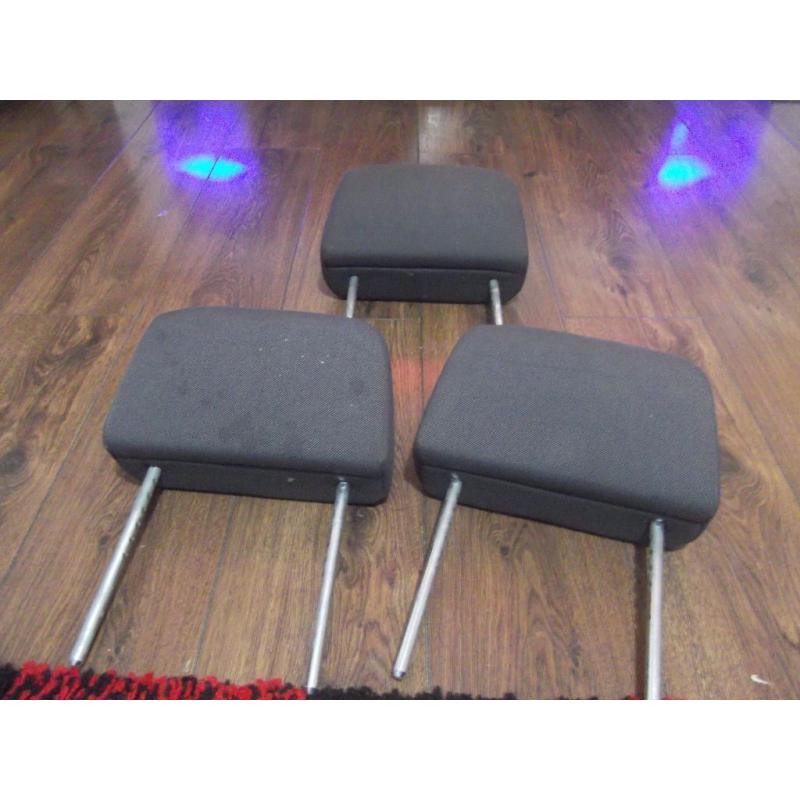 3 Ford Galaxy or Vw Sharan head rests