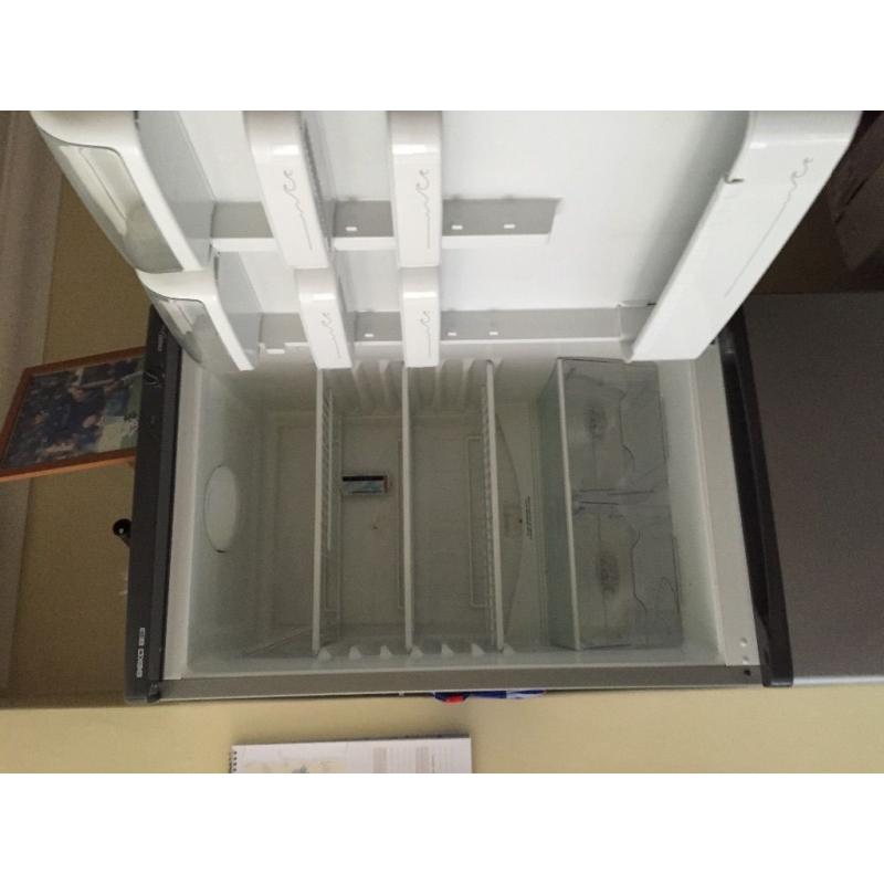 Beckon frost free fridge freezer