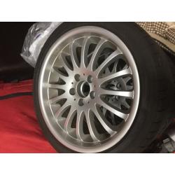 4 alloy wheels with tyres