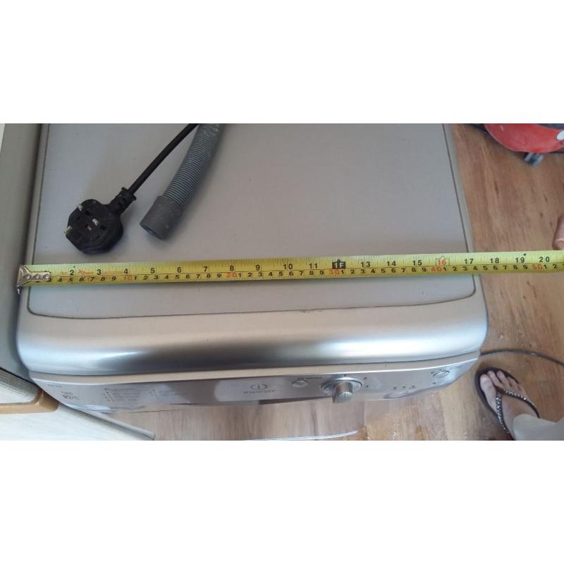 Indisit slimline dishwasher