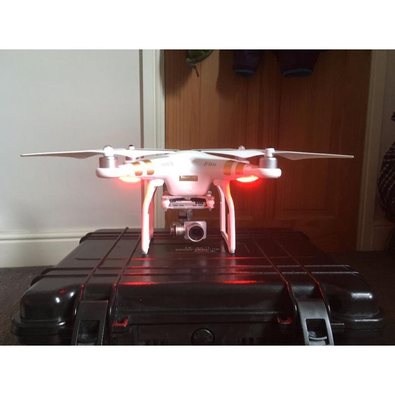 DJI Phantom 3 professional drone, like new, carry case and 2 spare batteries