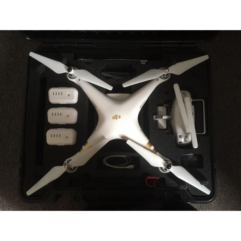 DJI Phantom 3 professional drone, like new, carry case and 2 spare batteries