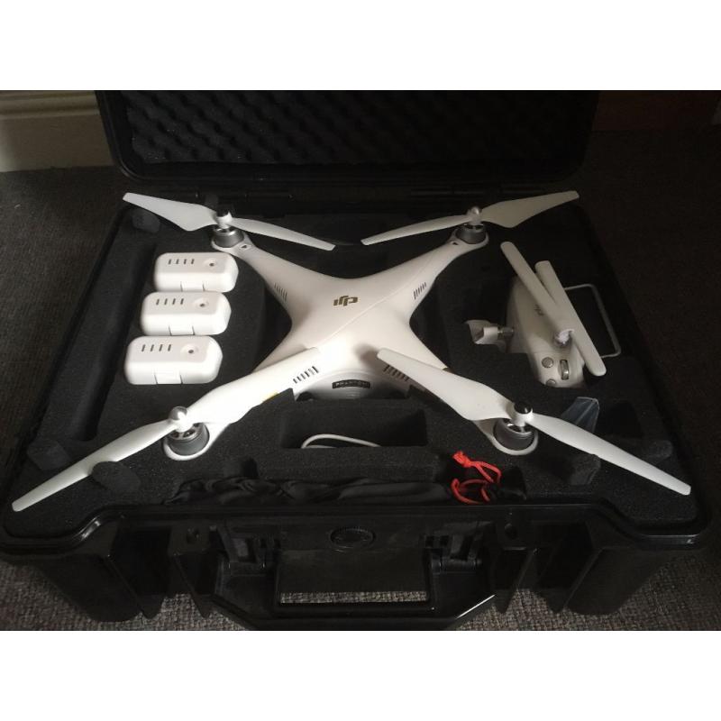 DJI Phantom 3 professional drone, like new, carry case and 2 spare batteries