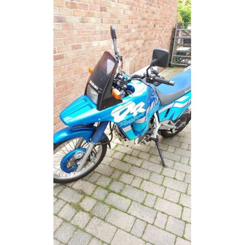 Suzuki DR800 Desert Espress